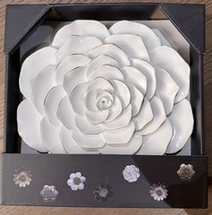 Wall 3rd Flower Decoration For any Room. Very Pretty. Brand New!