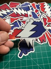 Kentucky Stealie – Grateful Dead – Laminated Vinyl Sticker 2″x3″